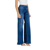 Image 3 : Jean Liu Jo femme bootcut bleu, vue de trois quarts mettant en valeur la coupe évasée — Delvale