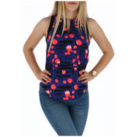 Image 1 : Débardeur Armani Exchange femme bleu marine à imprimé floral corail avec col V en V découpé, porté avec un jean slim — Delvale