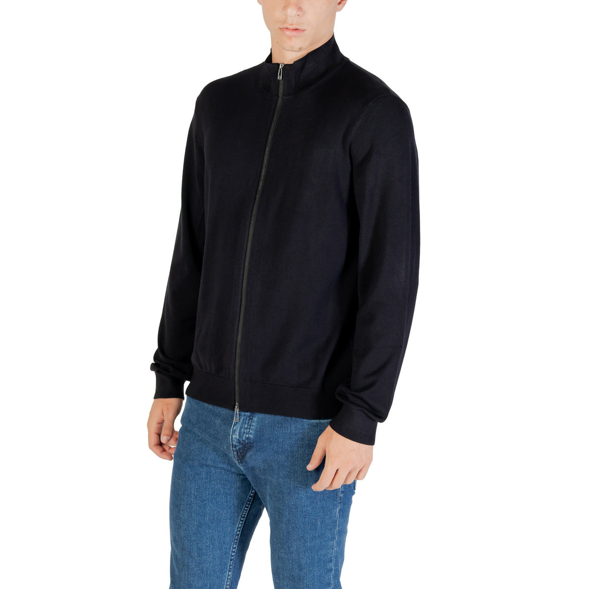 Image 3 : Pull Armani Exchange homme bleu porté, manches longues et finitions premium — Delvale