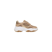 Image 1 : Baskets Guess femme beige avec fermeture boucle distinctive, vue de profil — delvale