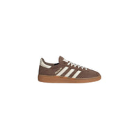 Image 1 : Adidas Originals Handball Spezial vue de profil gauche, tige suède marron et trois bandes crème sur semelle gomme — Delvale