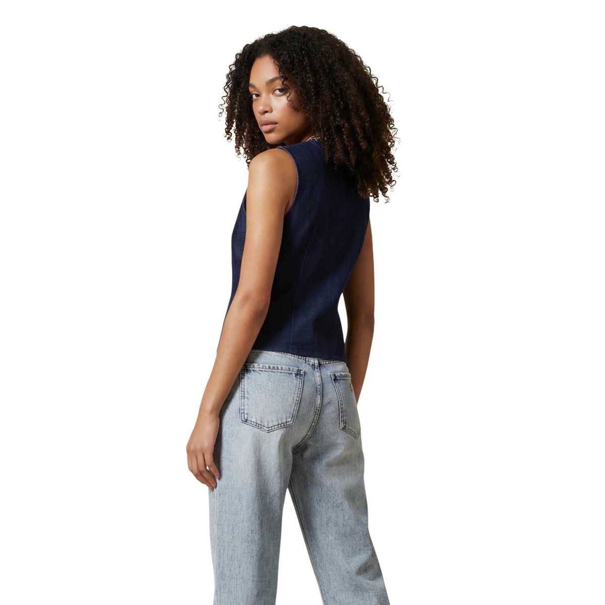 Image 2 : Gilet bleu Only femme coupe structurée sans manches vue de face — delvale