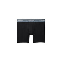 Image 4 : Boxer homme Calvin Klein Underwear noir en coton stretch, coupe longue et ajustée, vue rapprochée — Delvale