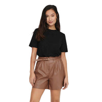 Image 4 : Coupe féminine du t-shirt Only blanc en coton doux col rond — Delvale