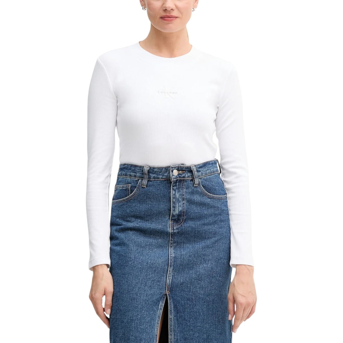 Image 5 : Pull vert Calvin Klein Jeans porté coupe ajustée — delvale
