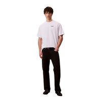Image 2 : T-shirt Calvin Klein Jeans homme blanc, détail encolure ronde et coupe ajustée — delvale