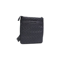 Image 2 : Détail du motif chevron gaufré en relief sur sacoche homme Armani Exchange noire, logo AX tonal — Delvale