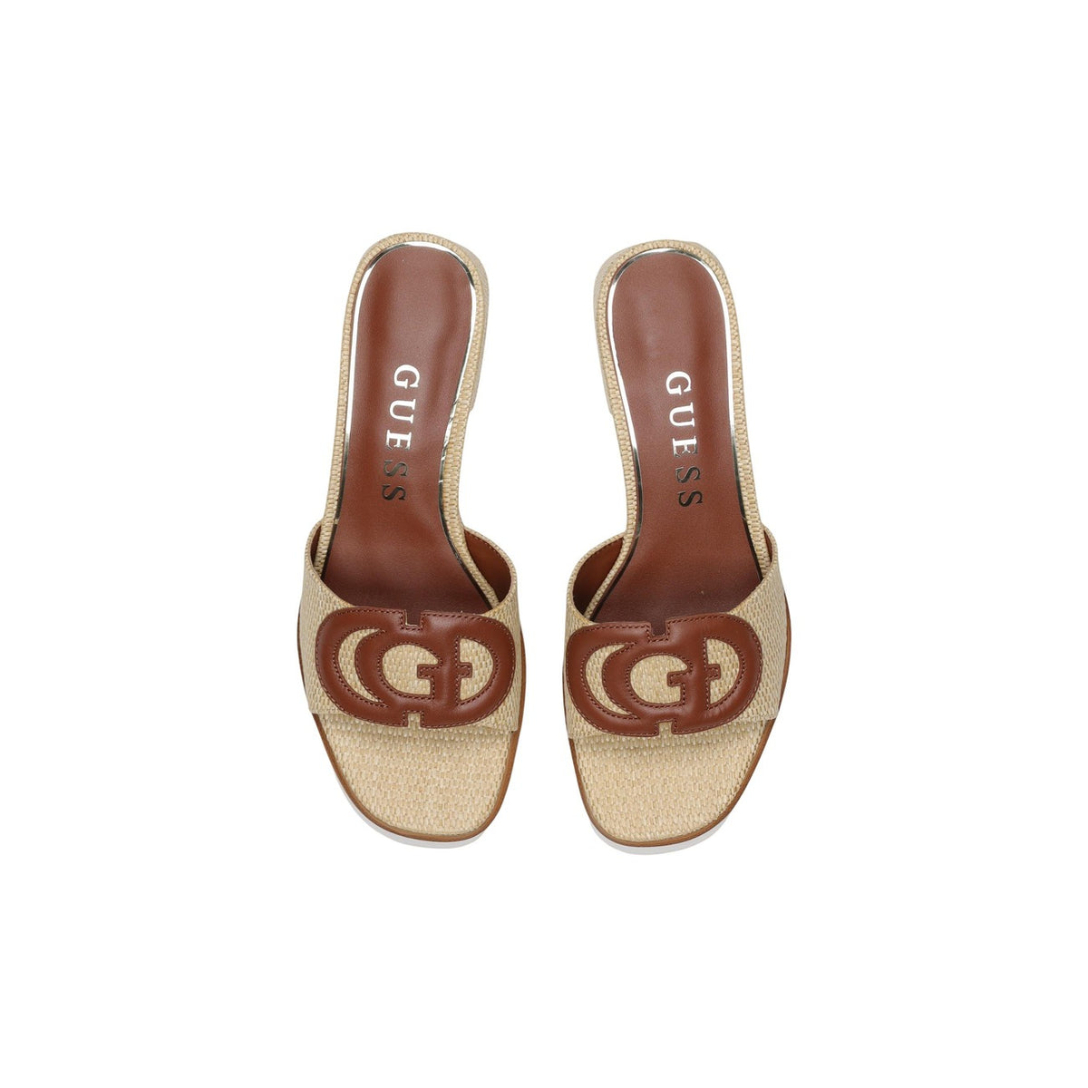Image 5 : Paire de mules Guess à talon bloc beige, vue d'ensemble sur fond blanc — Delvale
