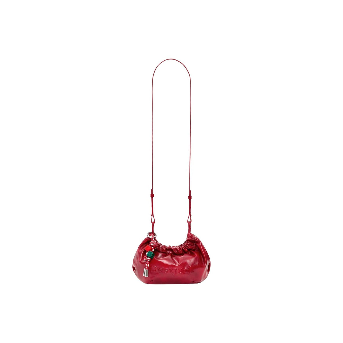 Image 1 : Sac bandoulière Desigual rouge verni forme coussin avec breloques colorées — delvale