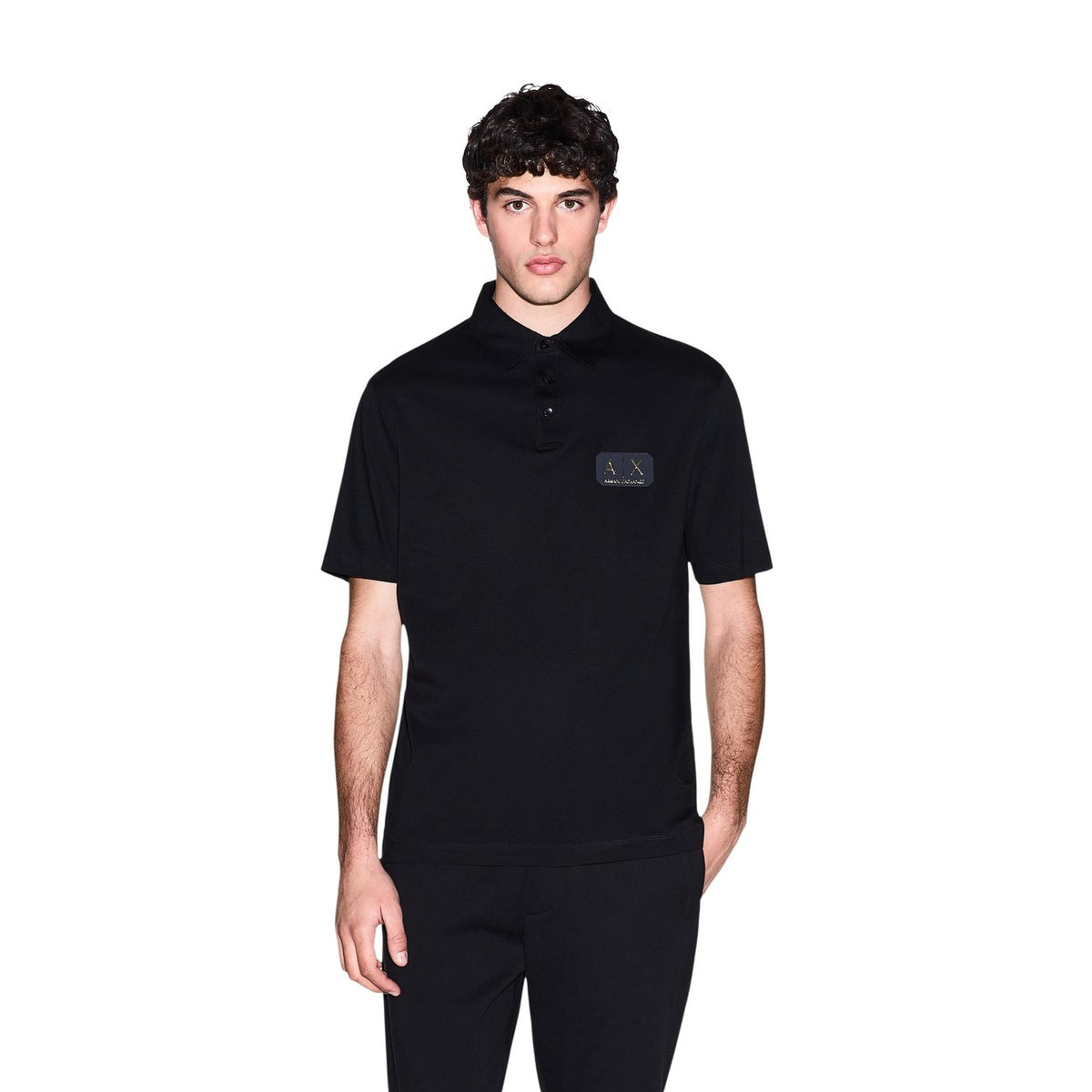 Polo Armani Exchange homme noir vue portée de dos — tombé structuré coton tissé serré