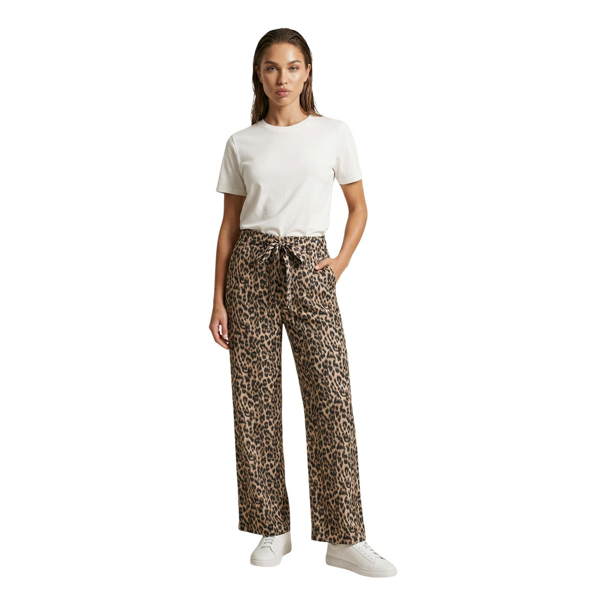 Image 5 : Pantalon Only femme imprimé léopard wide leg, vue latérale montrant le tombé et les poches — Delvale