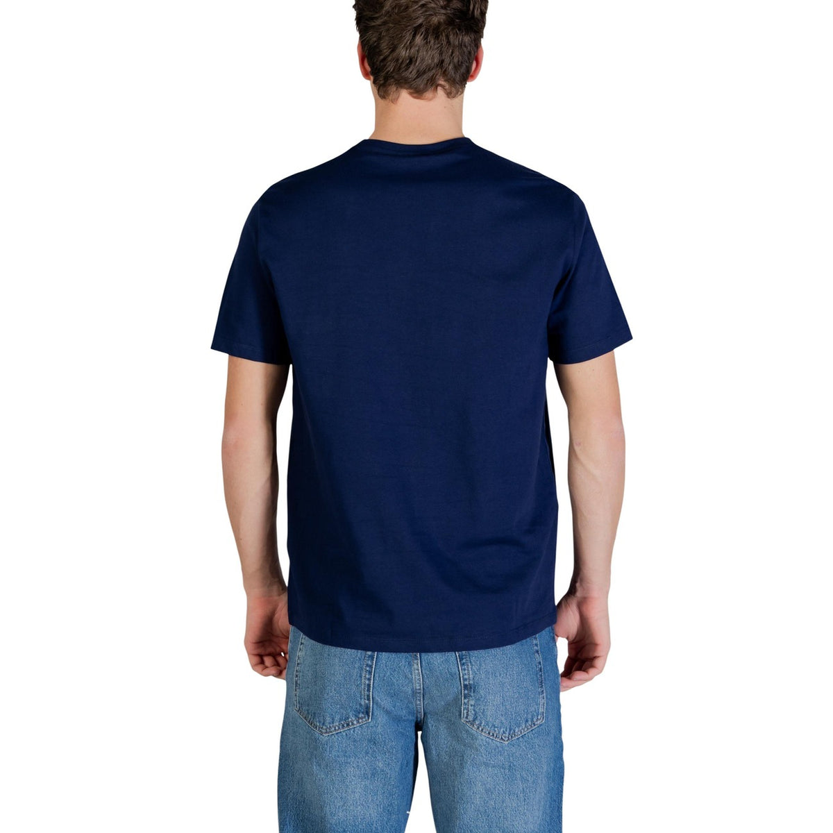 Image 2 : T-shirt Calvin Klein Jeans homme bleu marine, coupe régulière et encolure ronde, vue de face sur mannequin — Delvale