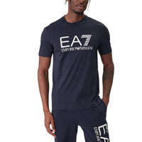 Image 7 : T-shirt EA7 noir homme porté, style casual moderne — Delvale